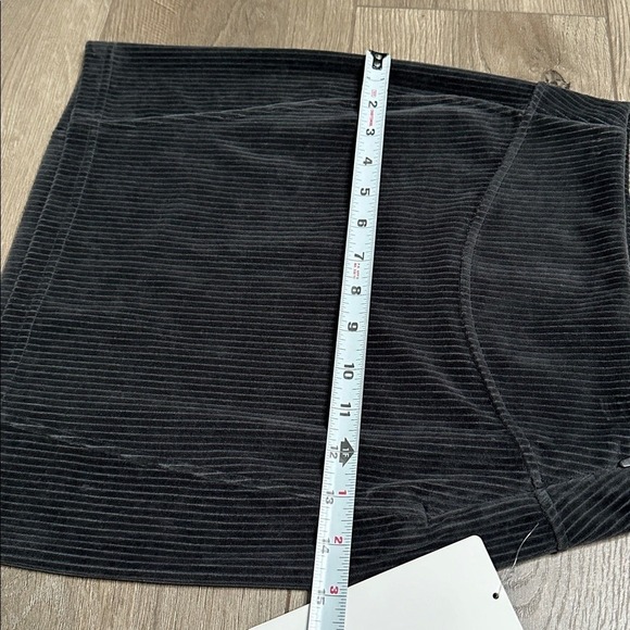 Lululemon Scuba High Rise Mini Skirt Velvet Cord Dark Gray Size 0 - Picture 8 of 9